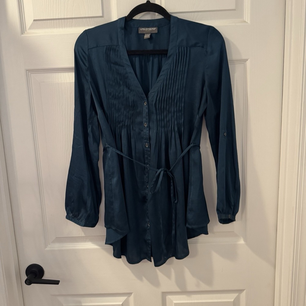 A Pea In A Pod Tunic Top Women Sz Small Roll Tab Sleeve‎ Pin Tuck